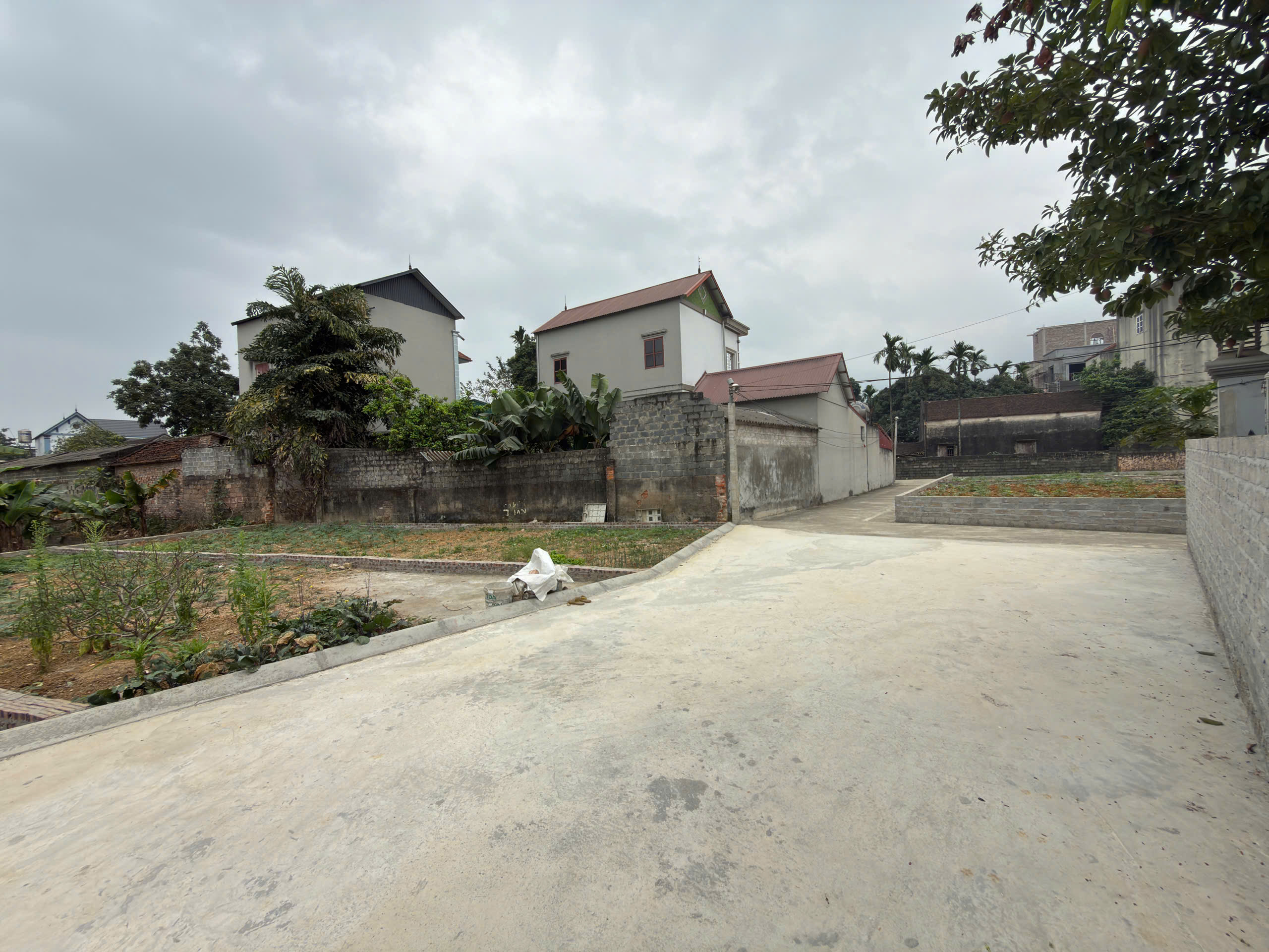 Hình ảnh Bán Đất Phân Lô Nam Phương Tiến Ô Tô Đỗ Tận Đất Ngay Sát Chợ Cá Gần Mặt Đường QL21A 