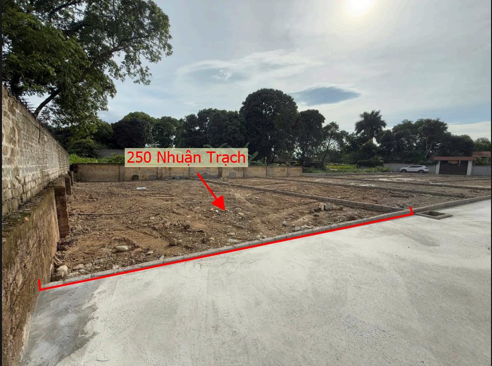 Hình ảnh Bán Đất Phân Lô Suối Sếu Nhuận Trạch Ô Tô Đỗ Tận Đất Sát Mặt Đường Kinh Doanh QL21A