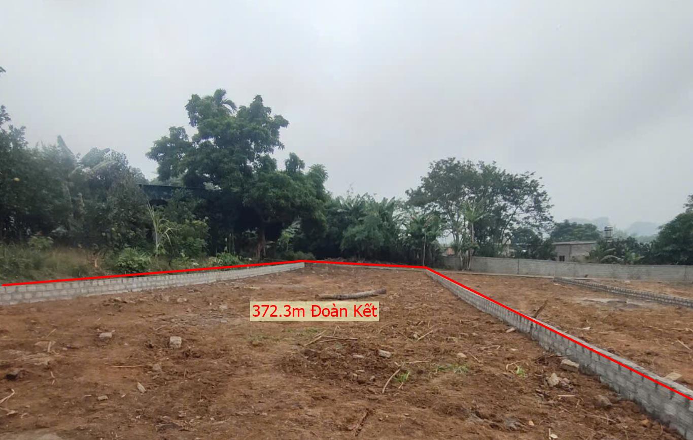 Hình ảnh Bán Lô Đất 372.3m Tại Đoàn Kết Yên Thủy Bám ĐƯờng Bê Tông Ô Tô Vào Tận Đất Dân Cư Đông Đúc Thân Thiện  Giá Siêu Rẻ