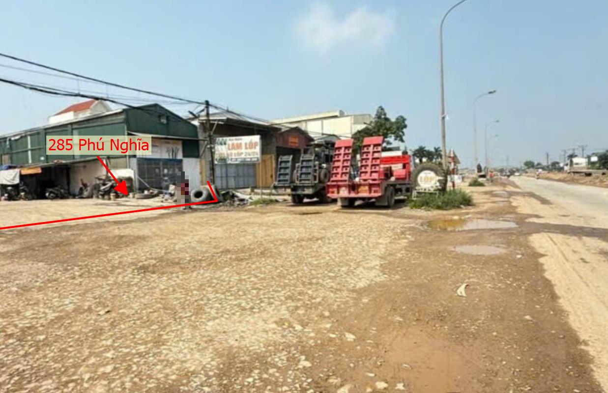 Hình ảnh Bán Đất Full Thổ Cư Tại Phú Nghĩa Sẵn Kho Xưởng Bám Mặt Đường Kinh Doanh QL6A 