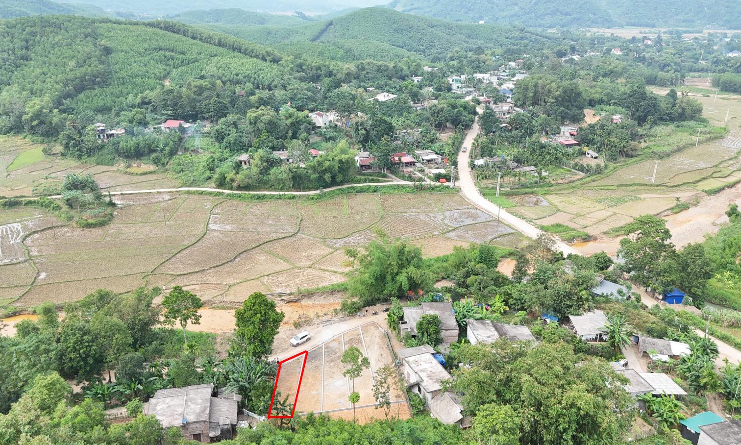 Hình ảnh Bán Lô Đất 84.9m Tại Cuối Hạ Kim Bôi Bám Đường Bê Tông Ô Tô Vào Tận Đất Dân Cư Đông Đúc Thân Thiện View Cánh Đồng Thoáng Mát Xung Quanh Đầy Đủ Tiện Nghi Giá Đầu Tư