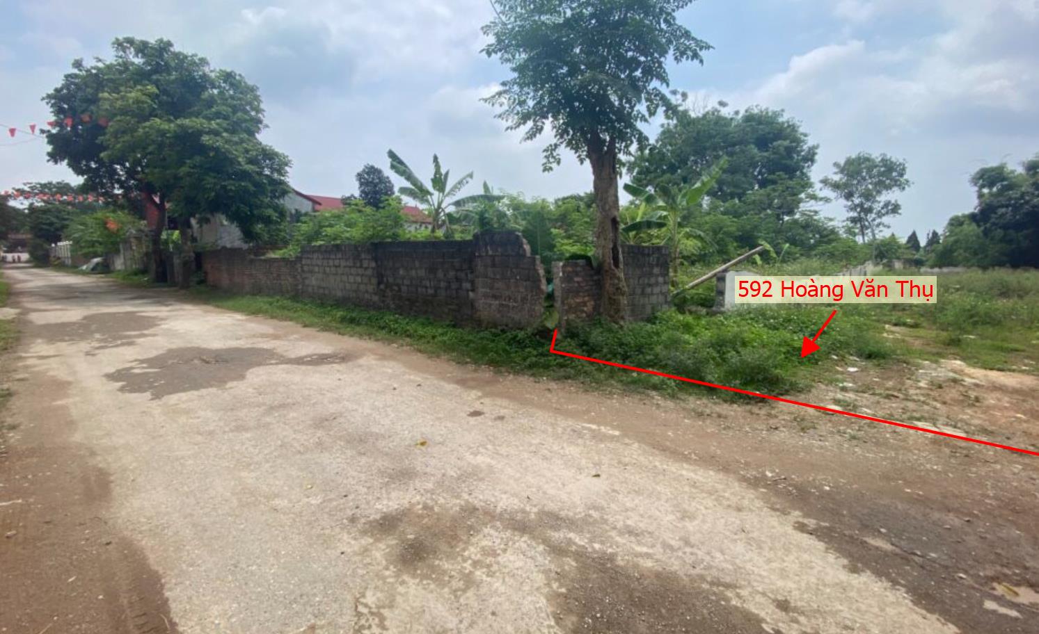 Hình ảnh Bán Đất Hoàng Văn Thụ Sẵn Nhà Cấp 4 Ô Tô Vào Tận Đất Ngay Sát QL21A Gần Khu Nghỉ Dưỡng Skylake