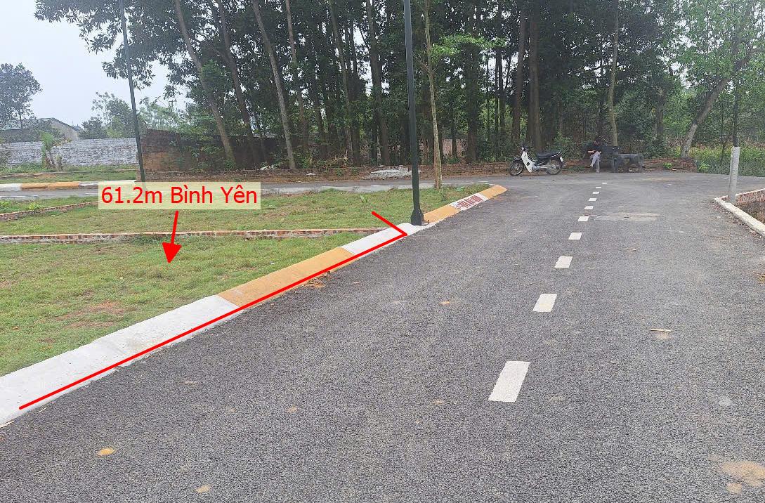 Hình ảnh Bán Lô Đất 61.2m Tại Bình Yên Thạch Thất Bám Đường Trải Aphan Ô Tô Vào Tận Đất Xung Quanh Đầy Đủ Tiện Ích  Dân Cư Đông Đúc Giá Đầu Tư
