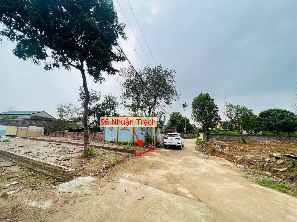 Hình ảnh Bán Lô Đất 96m Tại Nhuận Trạch Lương Sơn Bám Đường Bê Tông Ô Tô Vào Tận Đất Dân Cư Đông Đúc Giá Đầu Tư