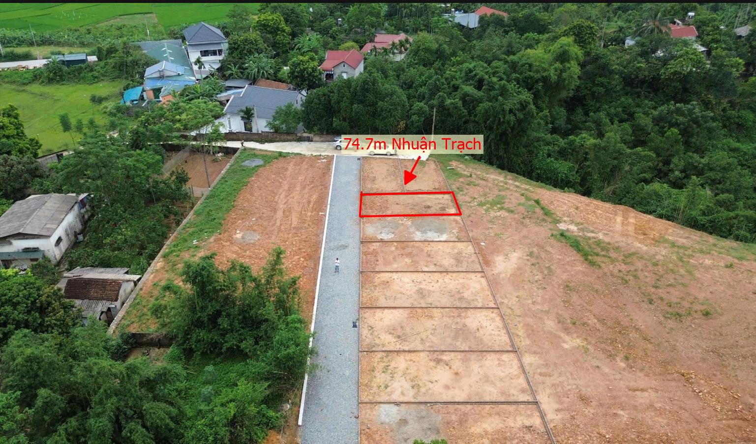 Hình ảnh Bán Lô Đất 74.7m Tại Nhuận Trạch Lương Sơn Bám Đường Bê Tông Ô Tô Vào Tận Đất Dân Cư Đông Đúc Thân Thiện Giá Đầu Tư