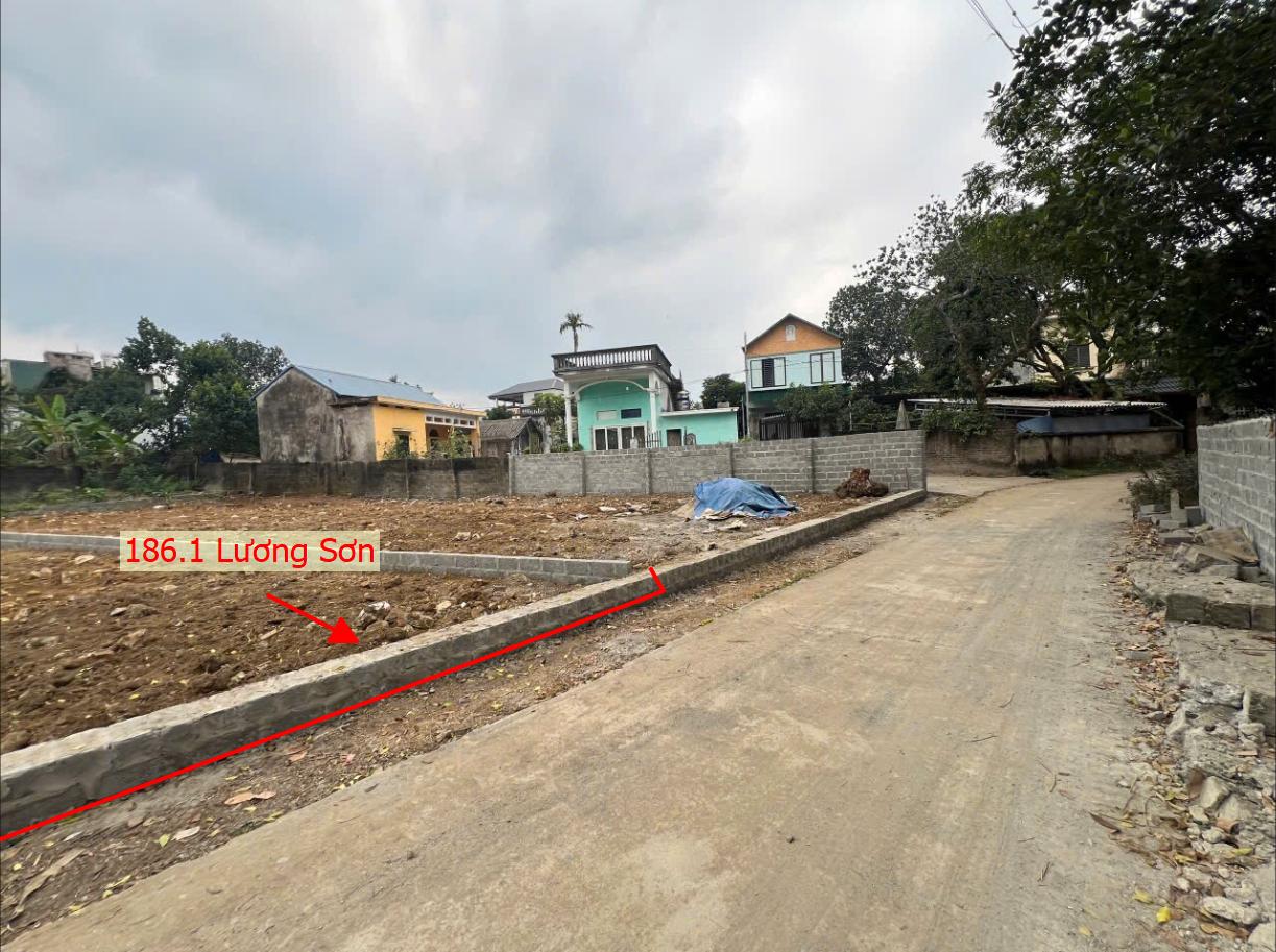 Hình ảnh Bán Thửa Đất 186.1m Tại Thị Trấn Lương Sơn Ô Tô Đỗ Tận Đất Ngay Sát Mặt Đường Kinh Doanh QL6A 