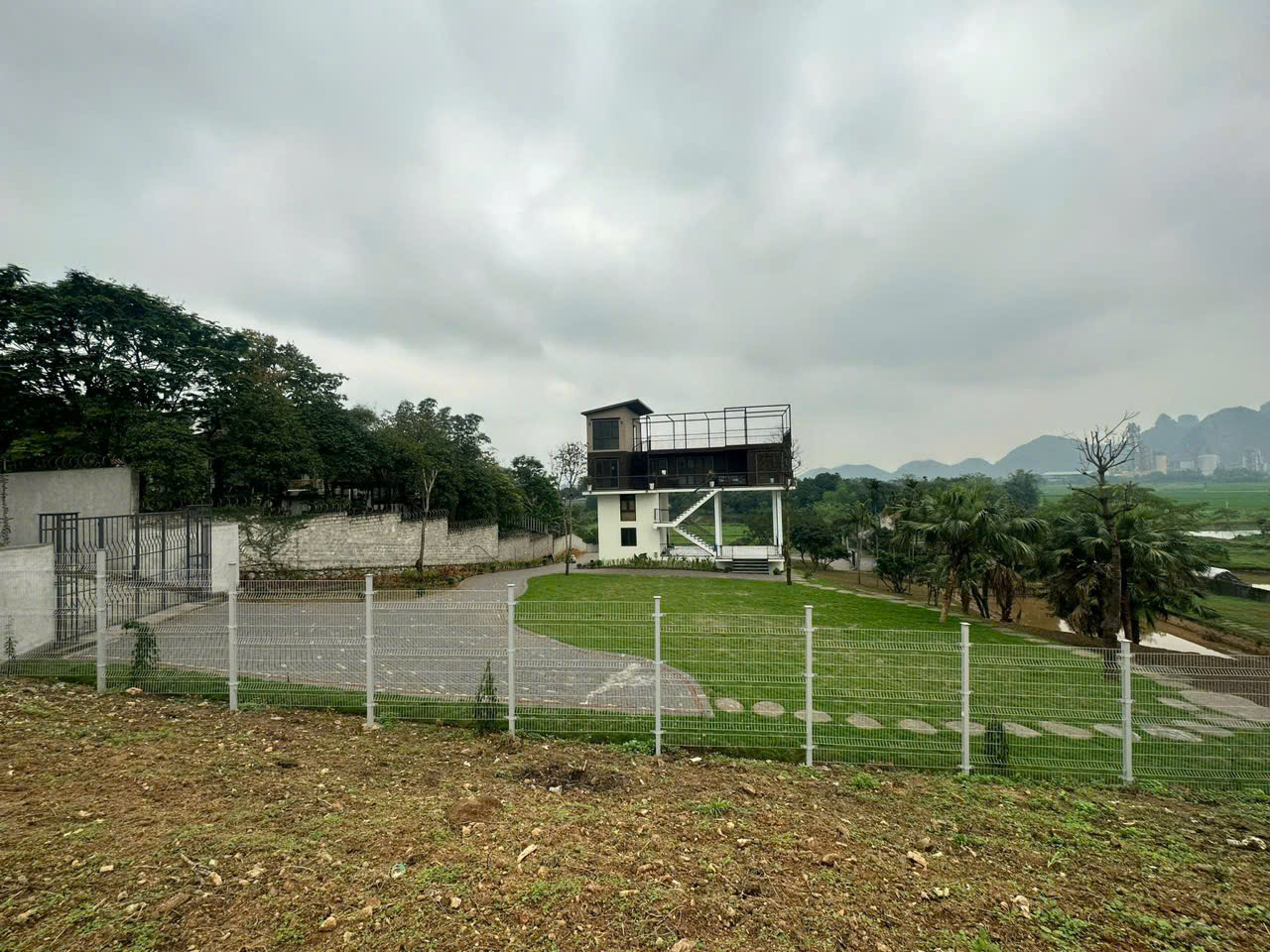 Hình ảnh Bán Đất Nghỉ Dưỡng 4779m Tại Tân Tiến Mặt View Hồ Miễu Cực Đẹp Ngay Gần Đường QL21A 