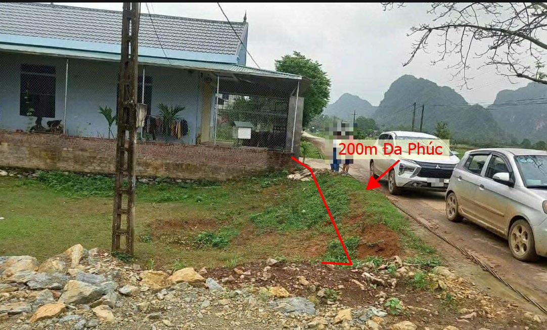 Hình ảnh Bán Lô Đất 200m Tại Yên Thủy Bám Đường Bê Tông Ô Tô Vào Tận Đất Dân Cư Đông Đúc Sổ Đỏ Pháp Lý Rõ Ràng Dân Cư Đông Đúc 