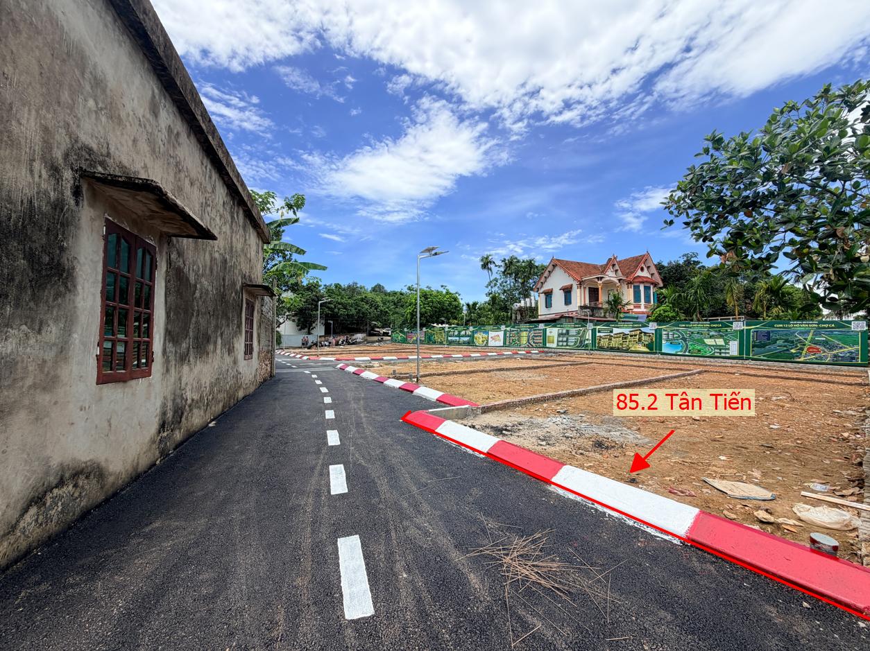 Hình ảnh Bất Động Sản Xuân Mai Bán Đất Phân Lô Khu Vực Tân Tiến Sát Hồ Văn Sơn Cách Mặt Đường QL21A Chỉ Hơn 100m