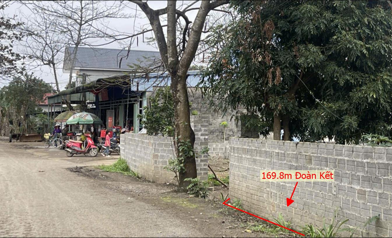 Hình ảnh Bán Lô Đất 169.8m Tại Đoàn Kết Yên Thủy Bám Đường Bê Tông Ô Tô Vào Tận Đất Dân Cư Đông Đúc Thân Thiện  Sổ Đỏ Pháp Lý Rõ Ràng Giá Đầu Tư