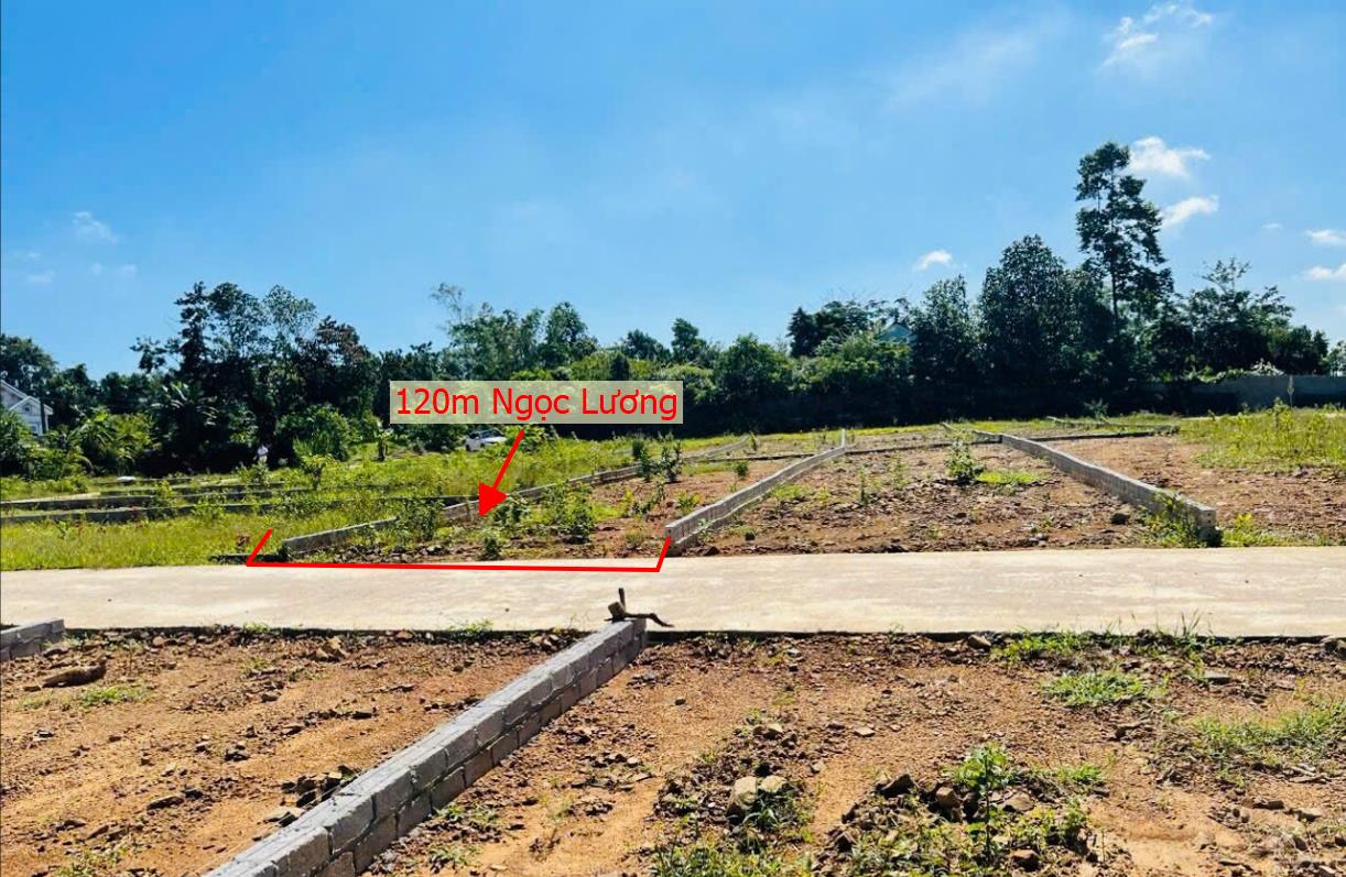 Hình ảnh Bán Lô Đất 120m Tại Ngọc Lương Yên Thủy Bám Đường Bê Tông Ô Tô Vào Tận Đất Dân Cư Đông Đúc Thân Thiện View Núi Thoáng Mát Giá Đầu Tư