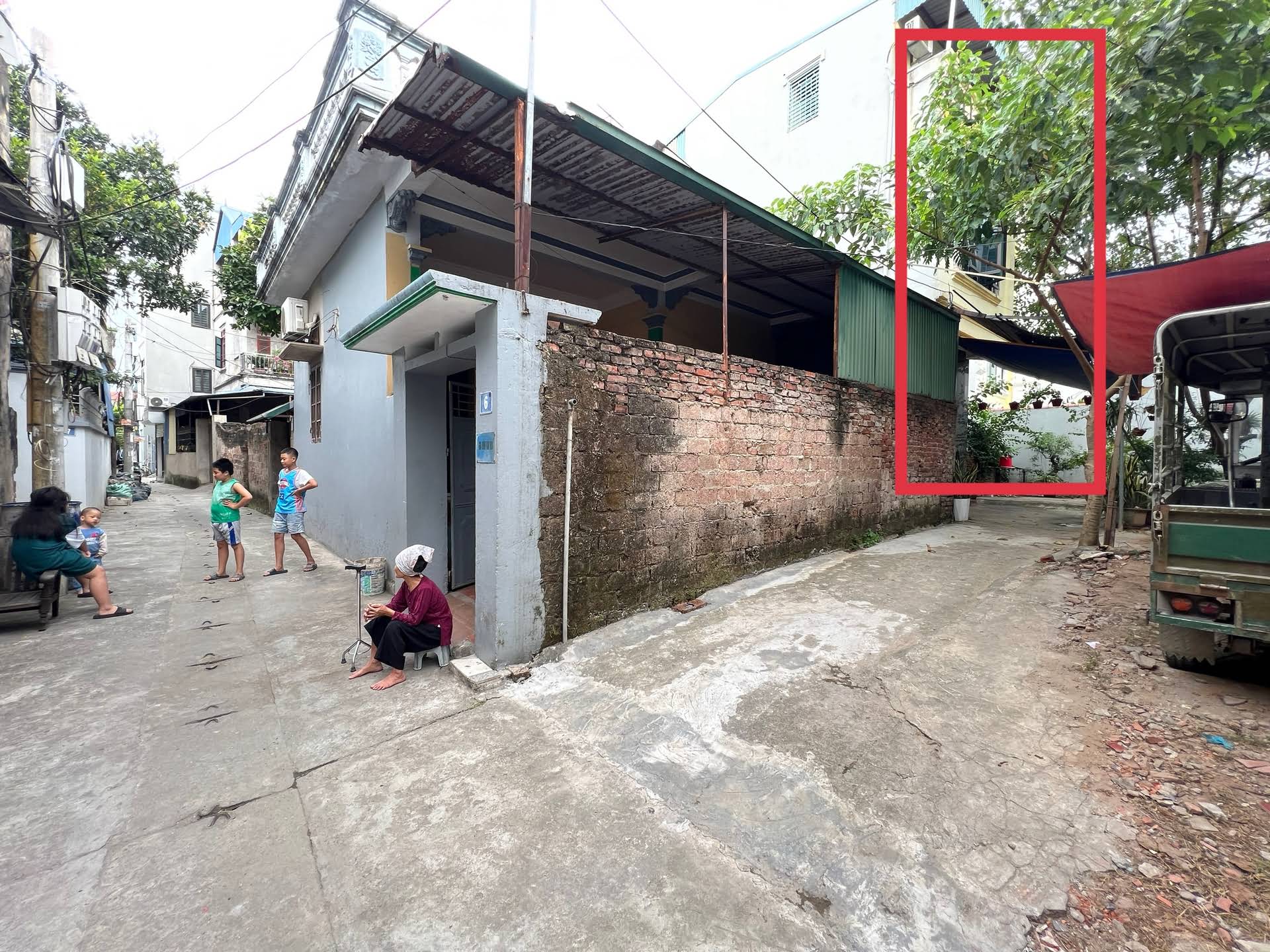 Hình ảnh Bán Đất Sẵn Nhà 2 Tầng Hiện Đại Gần QL6 Thuộc Đồng Mai Hà Đông