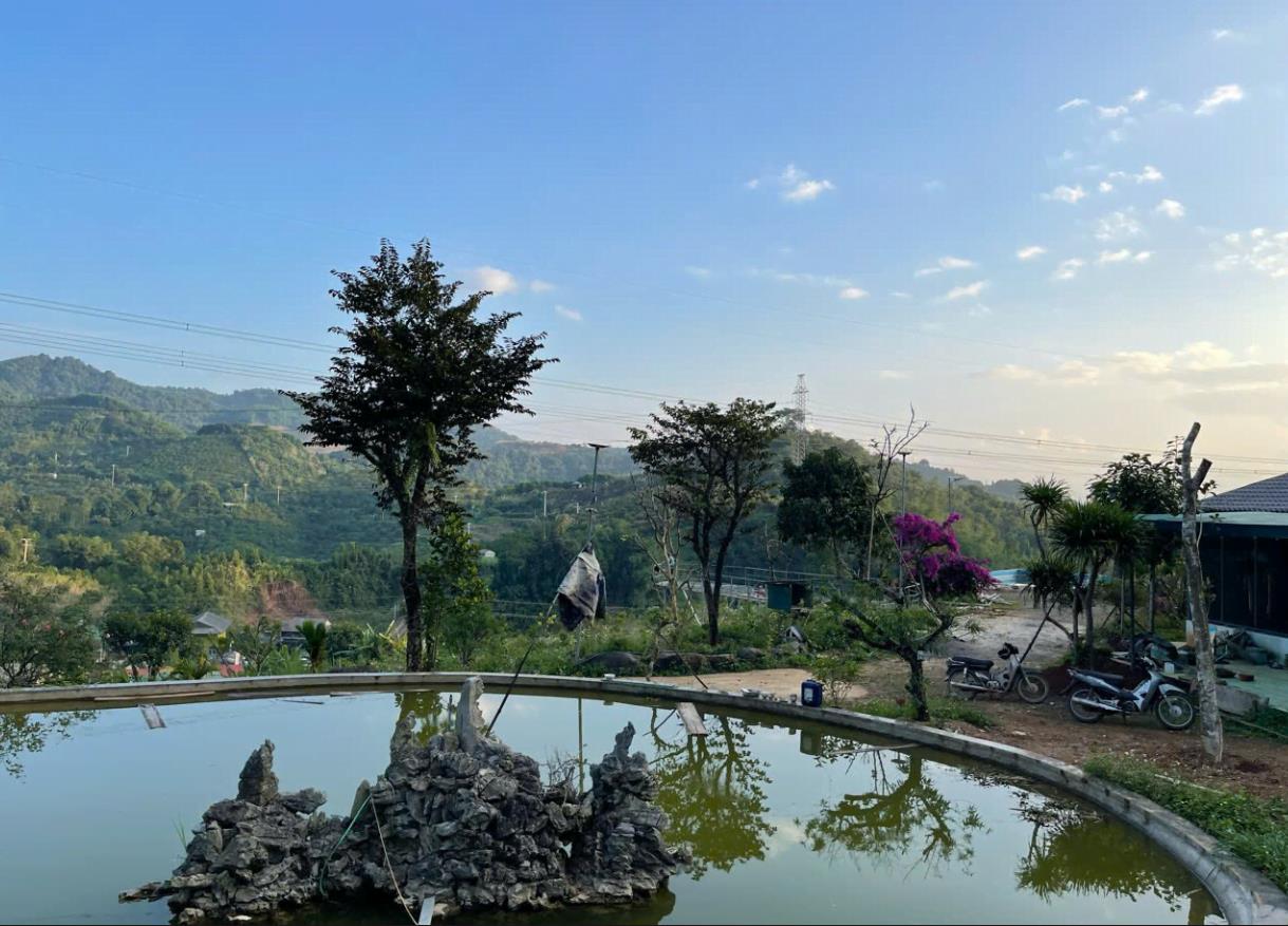 Hình ảnh Bán Lô Đất Nghỉ Dưỡng 9803.1m Tại Mãn Đức Tân Lạc Bám Đường Bê Tông Ô Tô Vào Tận Đất Dân Cư Đông Đúc Thân Thiện Sẵn Khuôn Viên Nghỉ Dưỡng Giá Đầu Tư