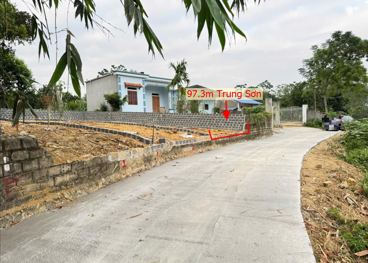 Hình ảnh Bán Lô Đất 97.3m Tại Trung Sơn Lương Sơn Bám Đường Bê Tông Ô Tô Vào Tận Đất Dân Cư Đông Đúc Thân Thiện Gần Chợ Trường Học Ủy Ban Giá Đầu Tư