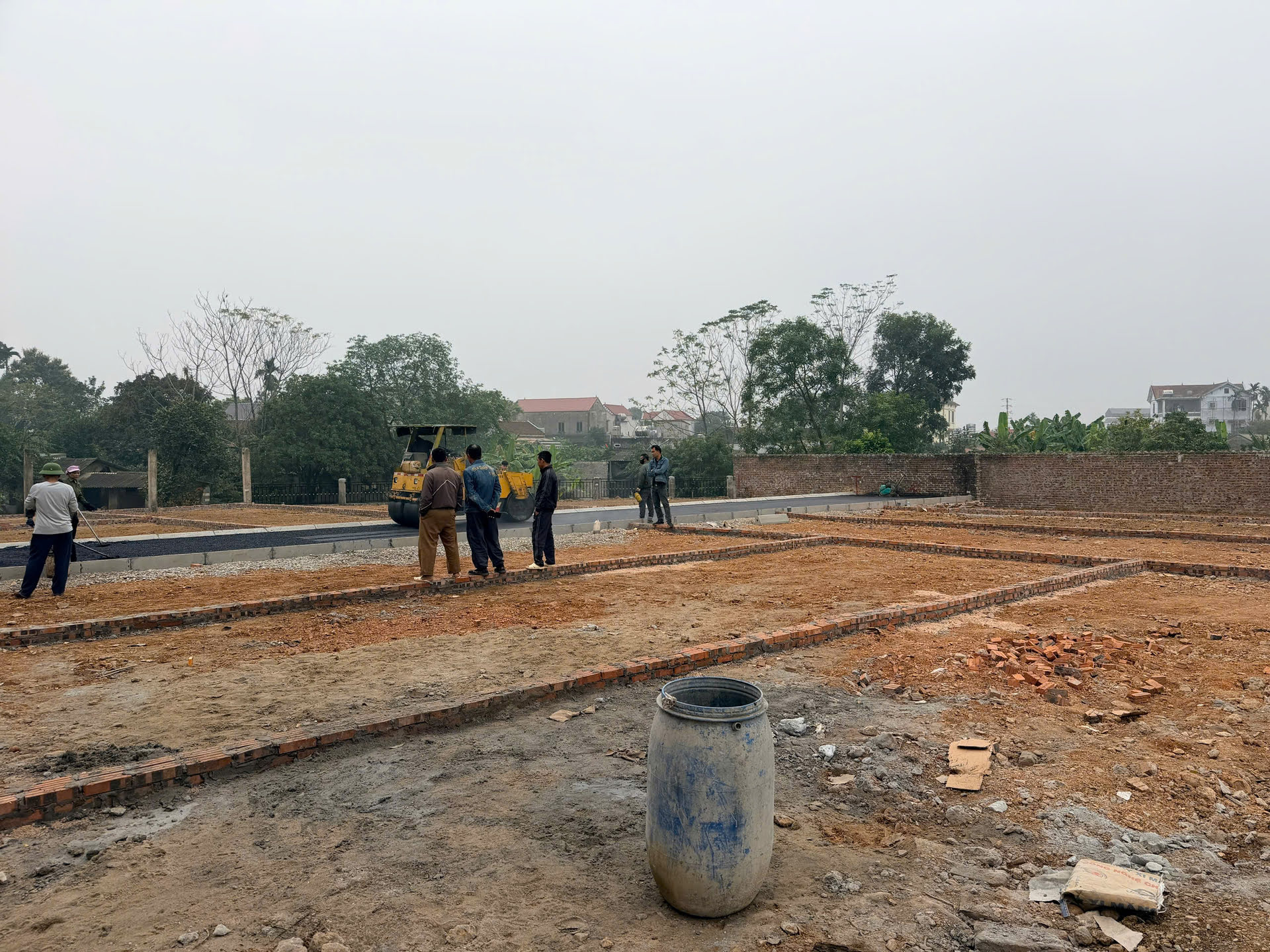 Hình ảnh Đất Phân Lô Hoàng Văn Thụ Ô Tô Đỗ Tận Đất Gần Hồ Văn Sơn Khu Nghỉ Dưỡng Skylake Cách QL21A Chỉ Vài Trăm Mét