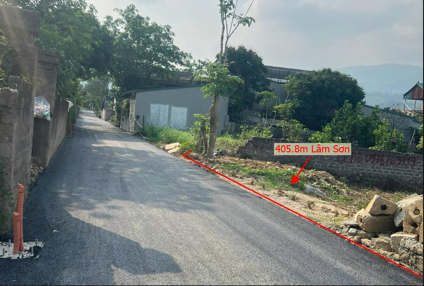 Hình ảnh Bán Lô Đất 405.8m Tại Lâm Sơn Lương Sơn Bám Đường Bê Tông Ô Tô Vào Tận Đất Dân Cư Đông Đúc Phù Hợp Phân Lô Giá Đầu Tư