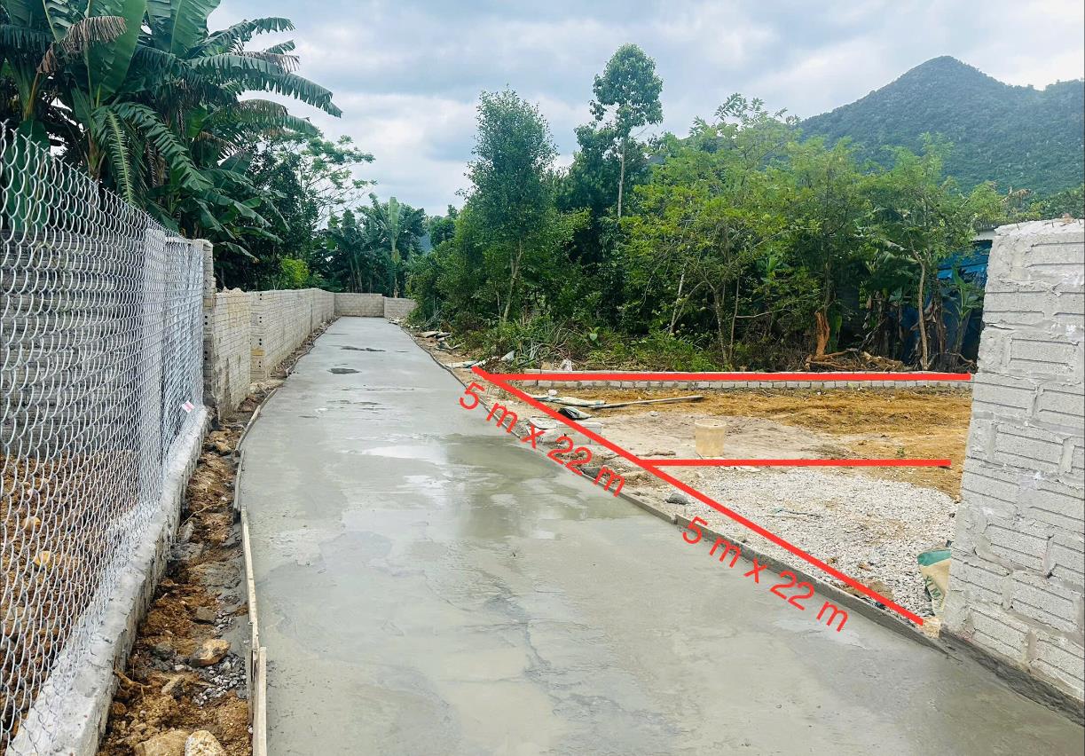Hình ảnh Bán Lô Đất 109.9m Tại Yên Trị Yên Thủy Bám Đường Bê Tông Ô Tô Vào Tận Đất Dân Cư Đông Đúc Thân Thiện Gần Chợ Trường Học Ủy Ban Giá Đầu Tư