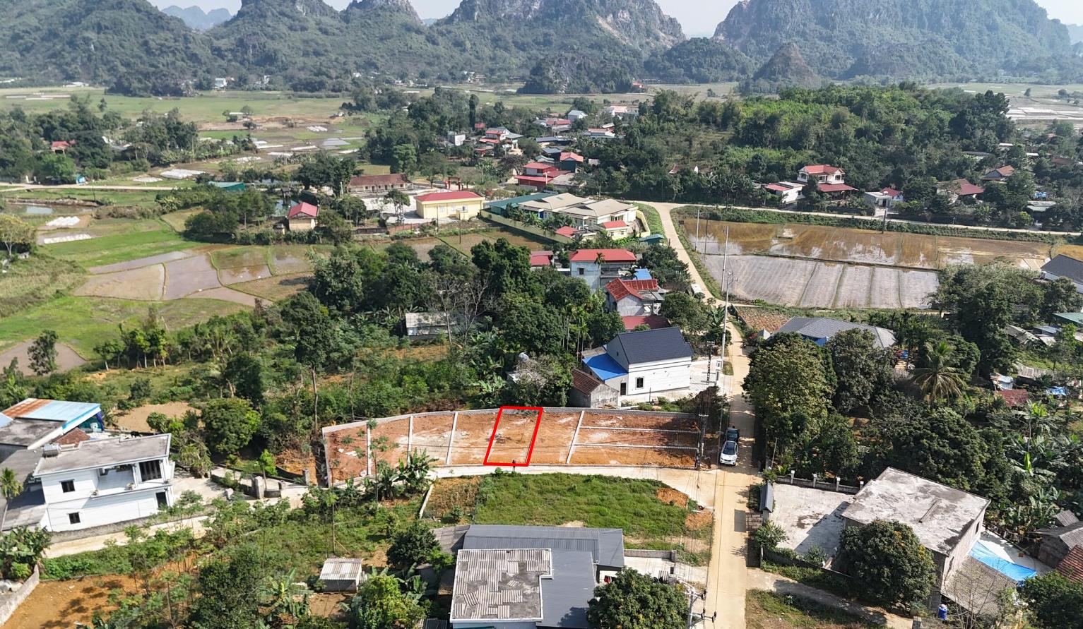 Hình ảnh Bán Đất Phân Lô Tại long Sơn Lương Bám Đường Bê Tông Ô Tô Vào Tận Đất Dân Cư Đông Đúc Cách QL21 1km Dân Cư Giàu Phát Triển