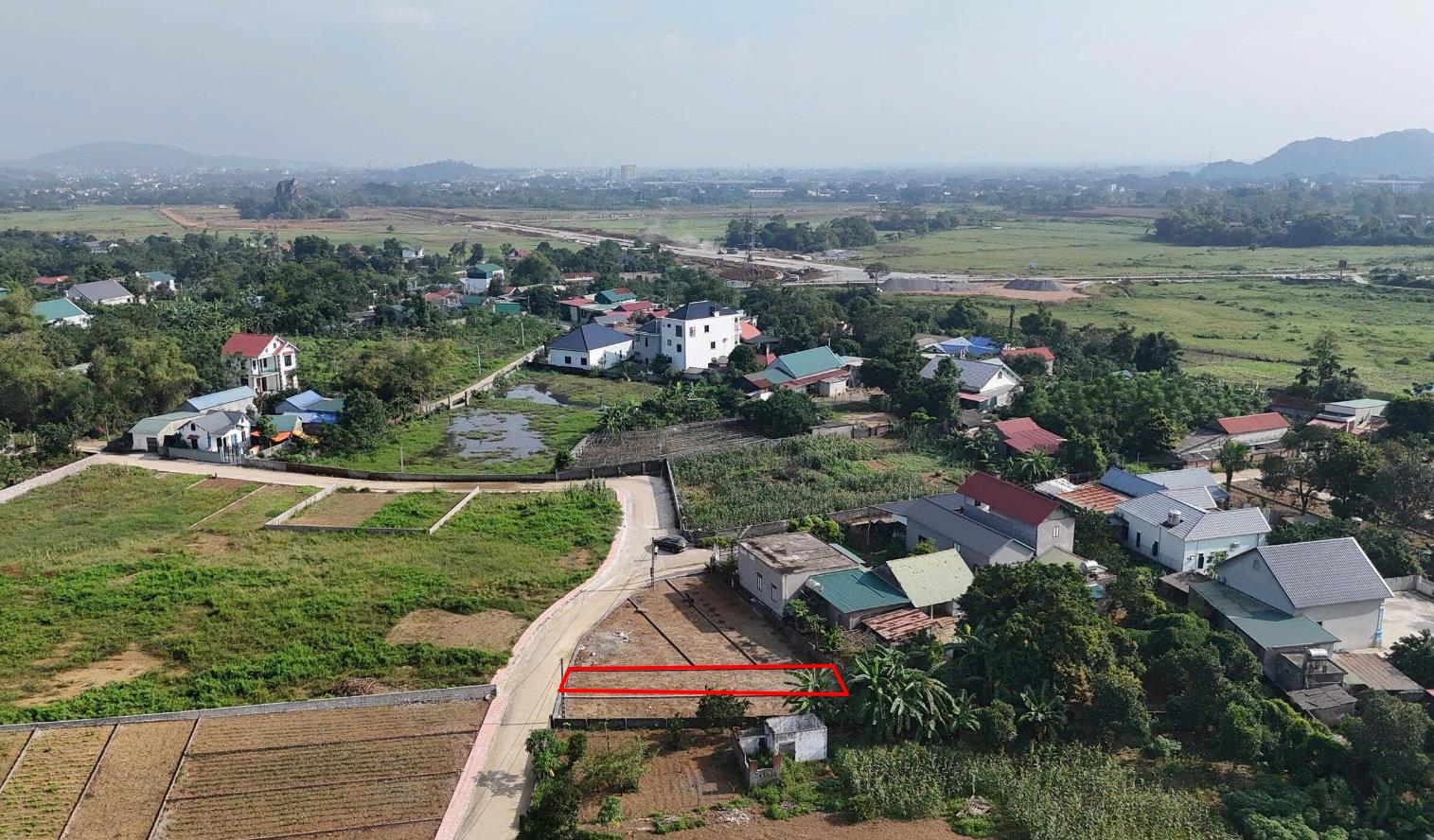 Hình ảnh Bán Lô Đất 117.1m Tại Nhuận Trạch Lương Sơn Bám Đường Bê Tông Ô Tô Vào Tận Đất Dân Cư Đông Đúc  Gần Nhiều KCN Đầy Đủ Tiện Ích Xung Quanh Giá Đầu Tư