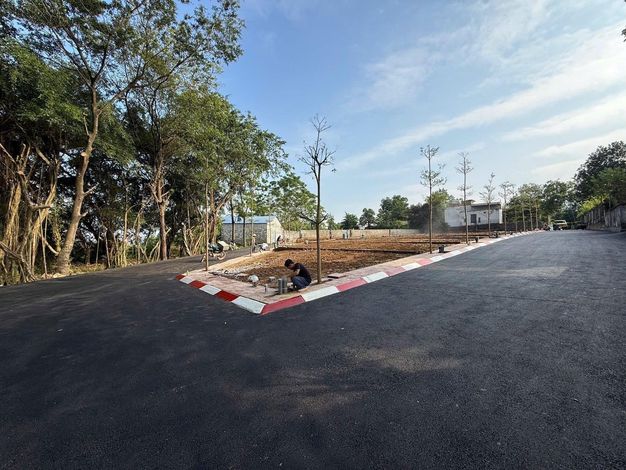 Hình ảnh Đất Phân Lô Nam Phương Tiến Đường Thông Ô Tô Sát Trục Chính Kinh Doanh Ngay Gần Đường QL21A