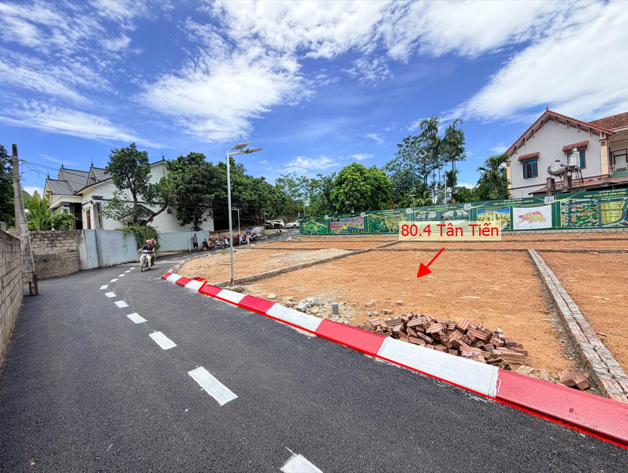 Hình ảnh Bất Động Sản Xuân Mai Bán Đất Phân Lô Khu Vực Tân Tiến Sát Hồ Văn Sơn Cách Mặt Đường QL21A Chỉ Hơn 100m