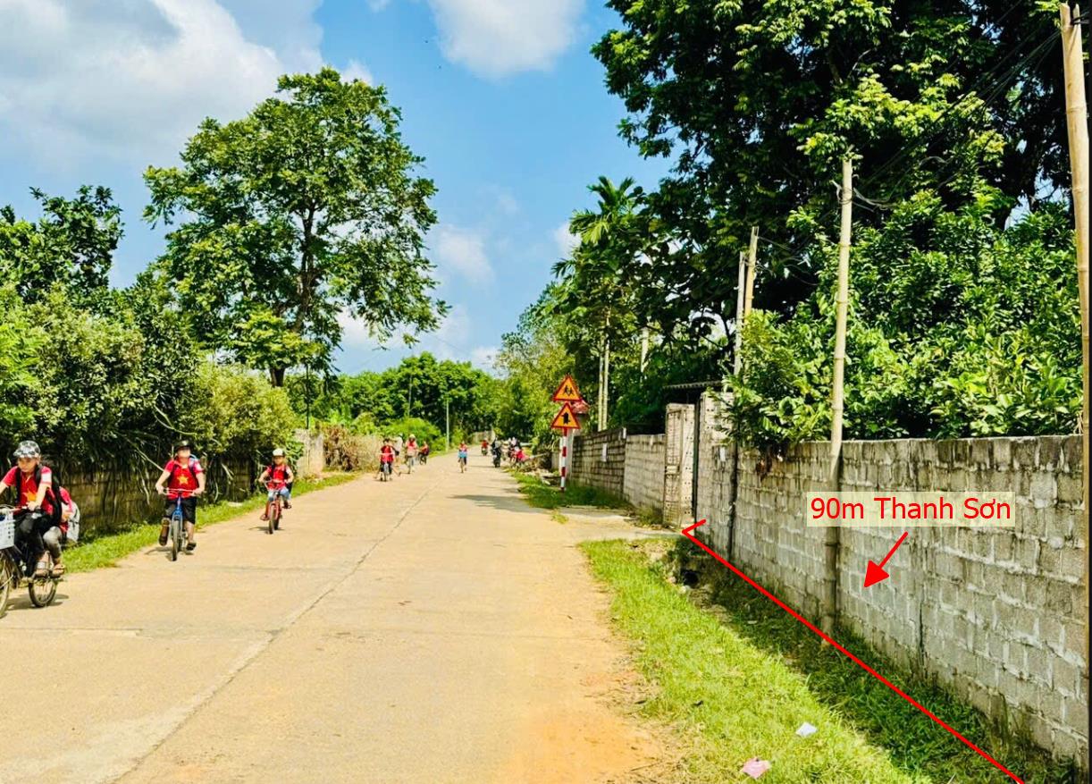 Hình ảnh Bán Lô Đất 90m Tại Thanh Sơn Lương Sơn Bám Đường Bê Tông Ô Tô Tránh Nhau  Kinh Doanh Buôn Bán Đầy Đủ Tiện Ích Giá Đầu Tư