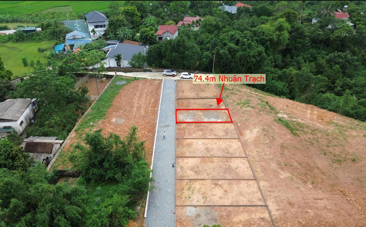 Hình ảnh Bán Lô Đất 74m Tại Nhuận Trạch Lương Sơn Bám Đường Bê Tông Ô Tô Vào Tận Đất Dân Cư Đông Đúc Thân Thiện Giá Đầu Tư