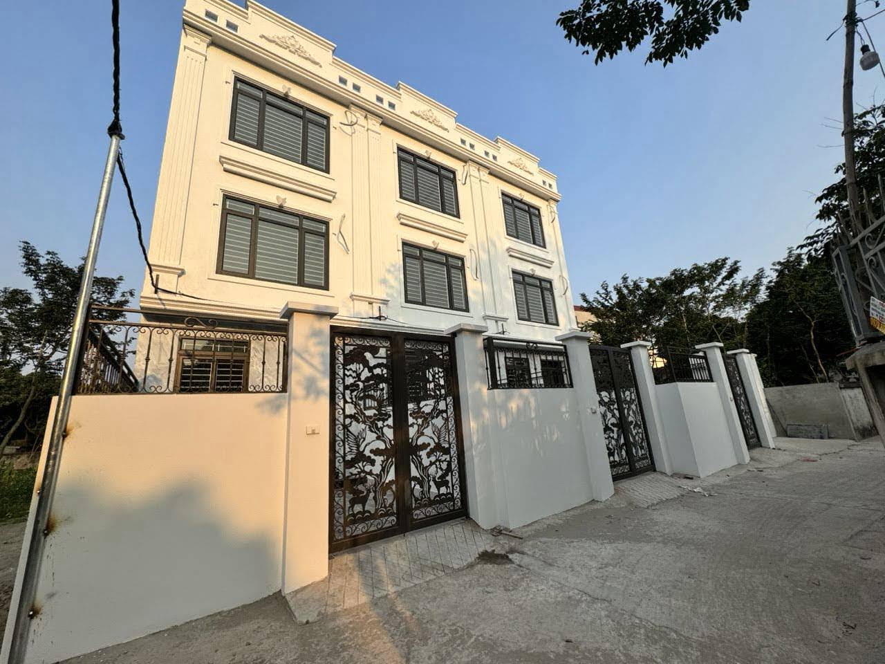 Hình ảnh Bán Nhà Thương Mại Mới Xây Hiện Đại Ô Tô Đỗ Cửa Tại Đại Thành Quốc Oai Giá Chỉ Nhỉnh 2 Tỷ 