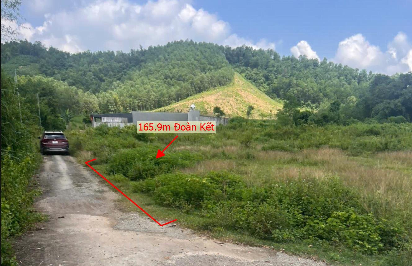 Hình ảnh Bán Lô Đất 165.9 Đoàn Kết  Yên Thủy Bám Đường Bê Tông Ô Tô Vào Tận Đất Dân Cư Đông Đúc Thân Thiện Gần Chợ Trường Học Ủy Ban Giá Đầu Tư