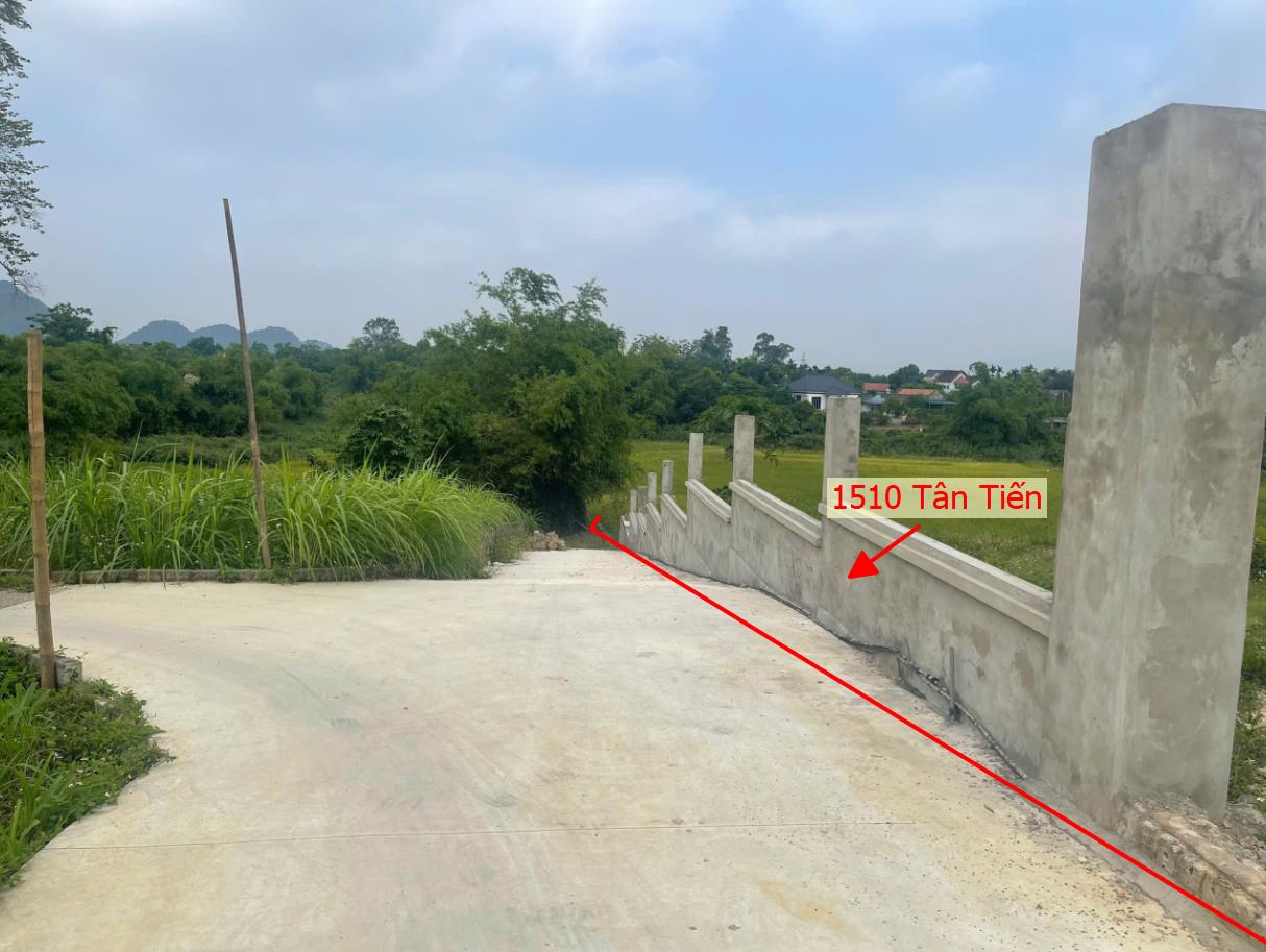 Hình ảnh Bất Động Sản Xuân Mai Bán Đất Khu Vực Tân Tiến Ô Tô Vào Tận Đất Sát Trục Chính Kinh Doanh Liên Xã Gần Sân Bóng Tân Tiến