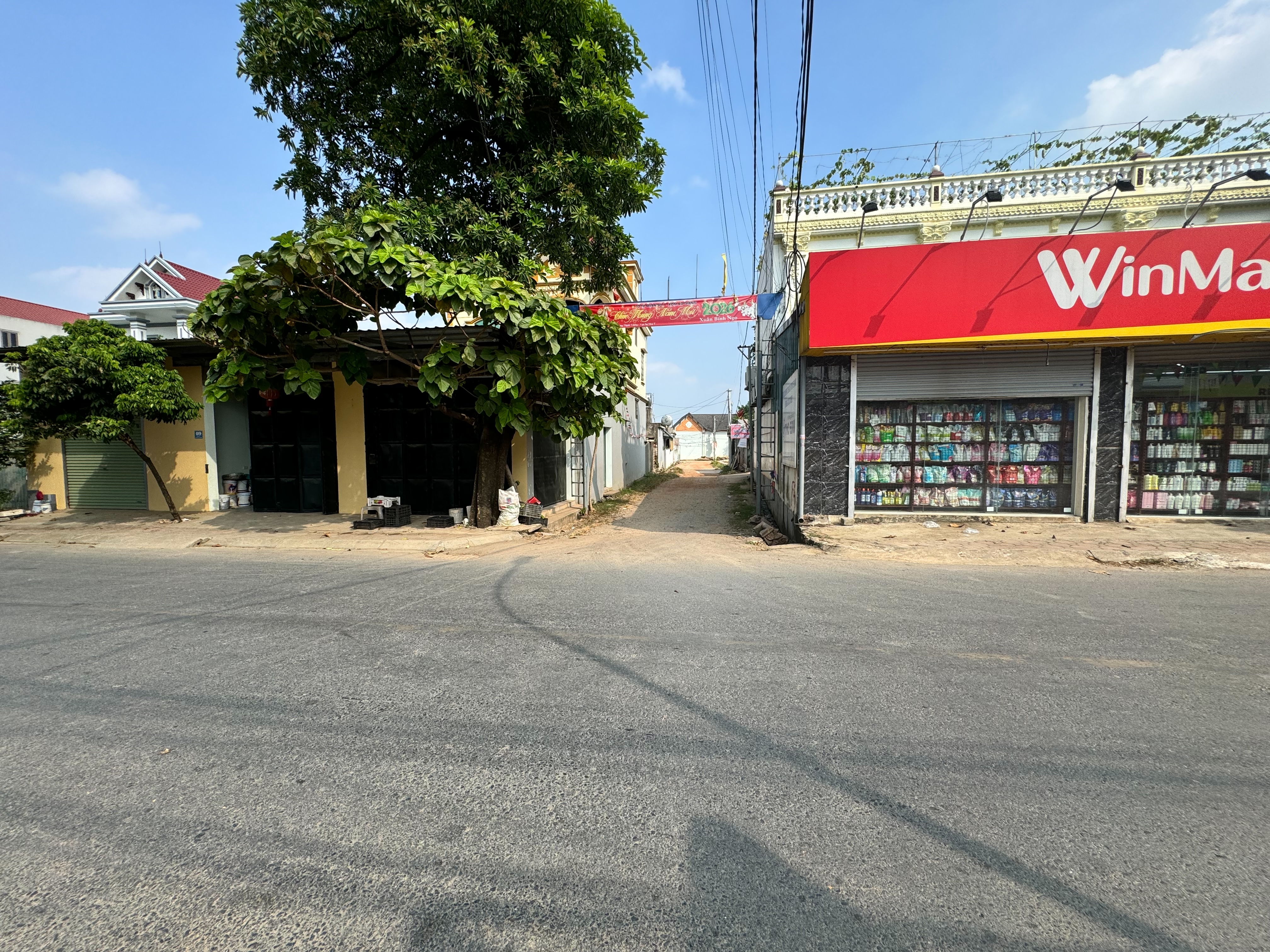 Hình ảnh Bất Động Sản Xuân Mai Bán Đất Phân Lô Khu Vực Tân Tiến Ô Tô Đỗ Tận Đất Sát Trục Chính Kinh Doanh Liên Xã Đối Diện Trường Học Các Cấp