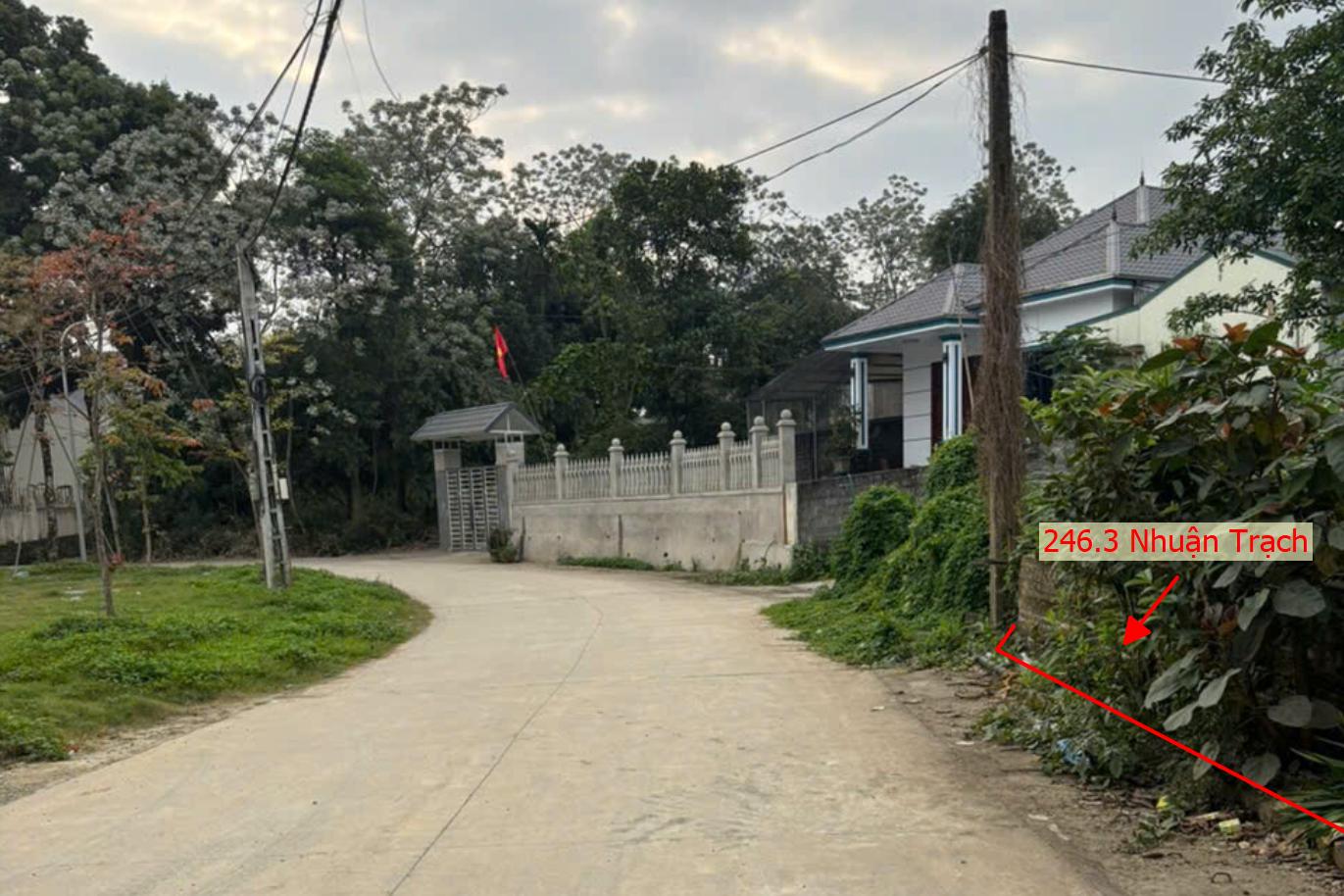 Hình ảnh Bán Thửa Đất 246.3m Tại Nhuận Trạch Đường Ô Tô Tránh Sát Trục Chính Kinh Doanh Ngay Gần Đường QL6A