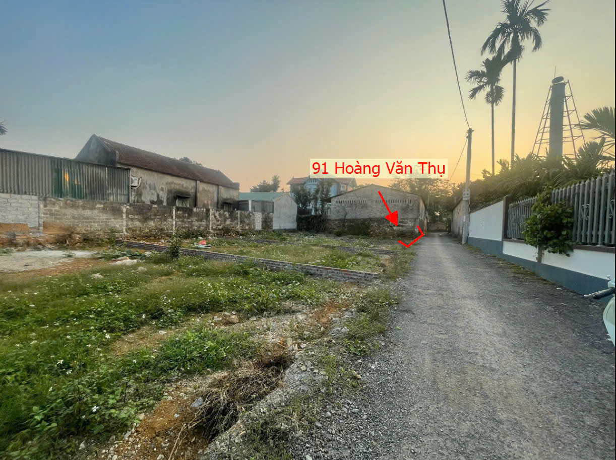 Hình ảnh Đất Phân Lô Hoàng Văn Thụ Ngay Gần Mặt Đường Kinh Doanh QL21A Giá Chỉ Hơn Tỷ 