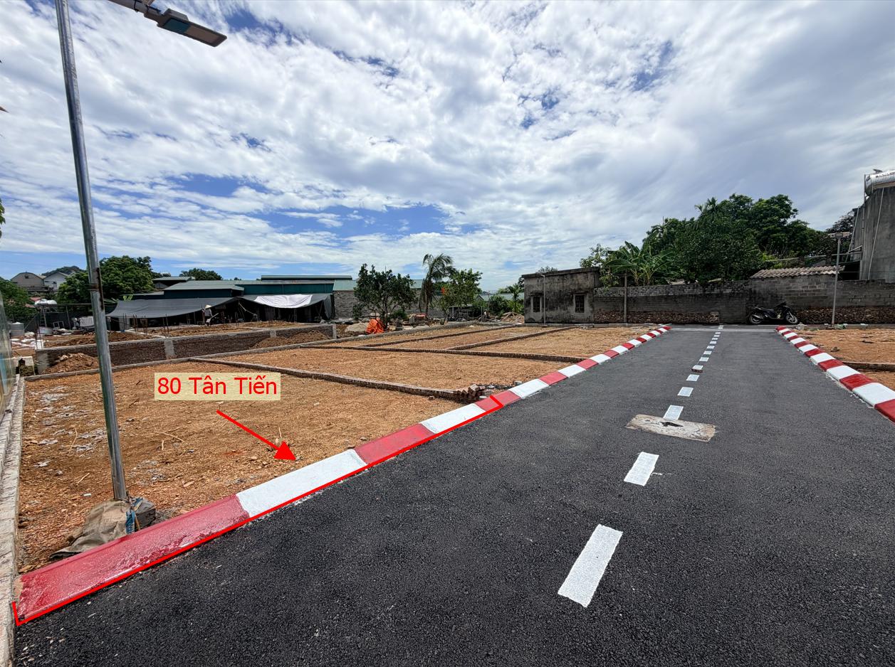 Hình ảnh Bất Động Sản Xuân Mai Bán Đất Phân Lô Khu Vực Tân Tiến Sát Hồ Văn Sơn Cách Mặt Đường QL21A Chỉ Hơn 100m