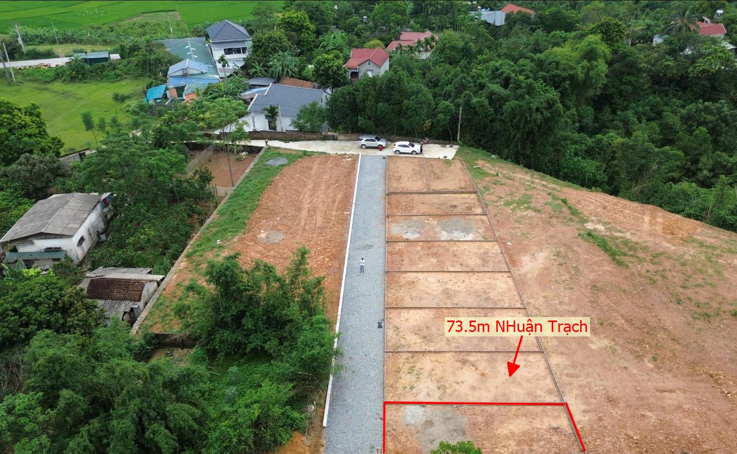 Hình ảnh Bán Lô Đất 73.5m Tại Nhuận Trạch Lương Sơn Bám Đường Bê Tông Ô Tô Vào Tận Đất Dân Cư Đông Đúc Thân Thiện Giá Đầu Tư