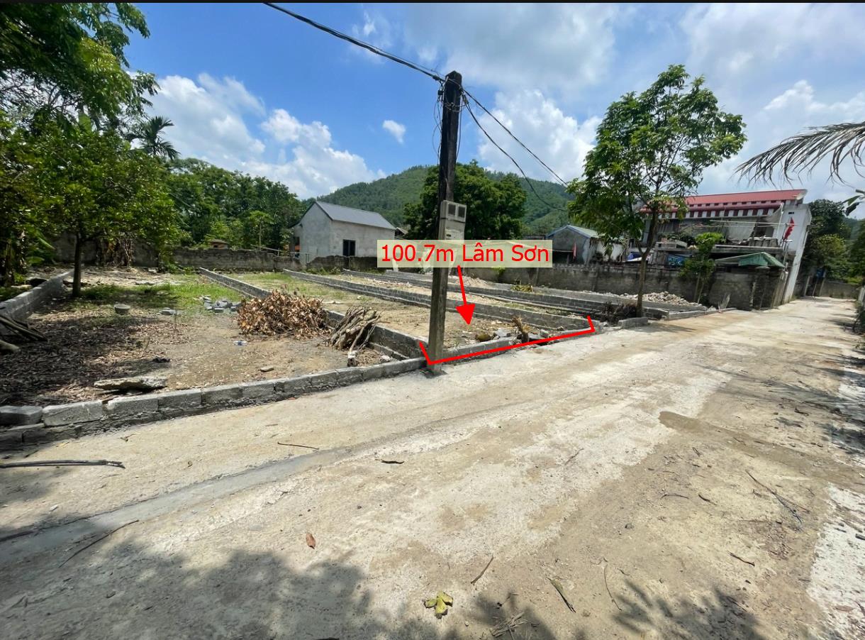 Hình ảnh Bán Lô Đất 100.7m Tại Lâm Sơn Lương Sơn Bám Đường Bê Tông Ô Tô Vào Tận Đất Dân Cư Đông Đúc Thân Thiện Giá Đầu Tư