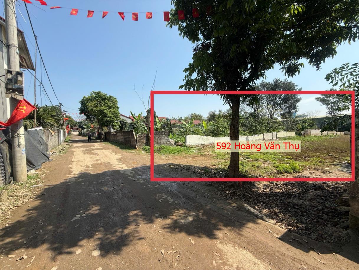 Hình ảnh Bán Đất Hoàng Văn Thụ Sẵn Nhà Cấp 4 Ô Tô Vào Tận Đất Ngay Sát QL21A Gần Khu Nghỉ Dưỡng Skylake