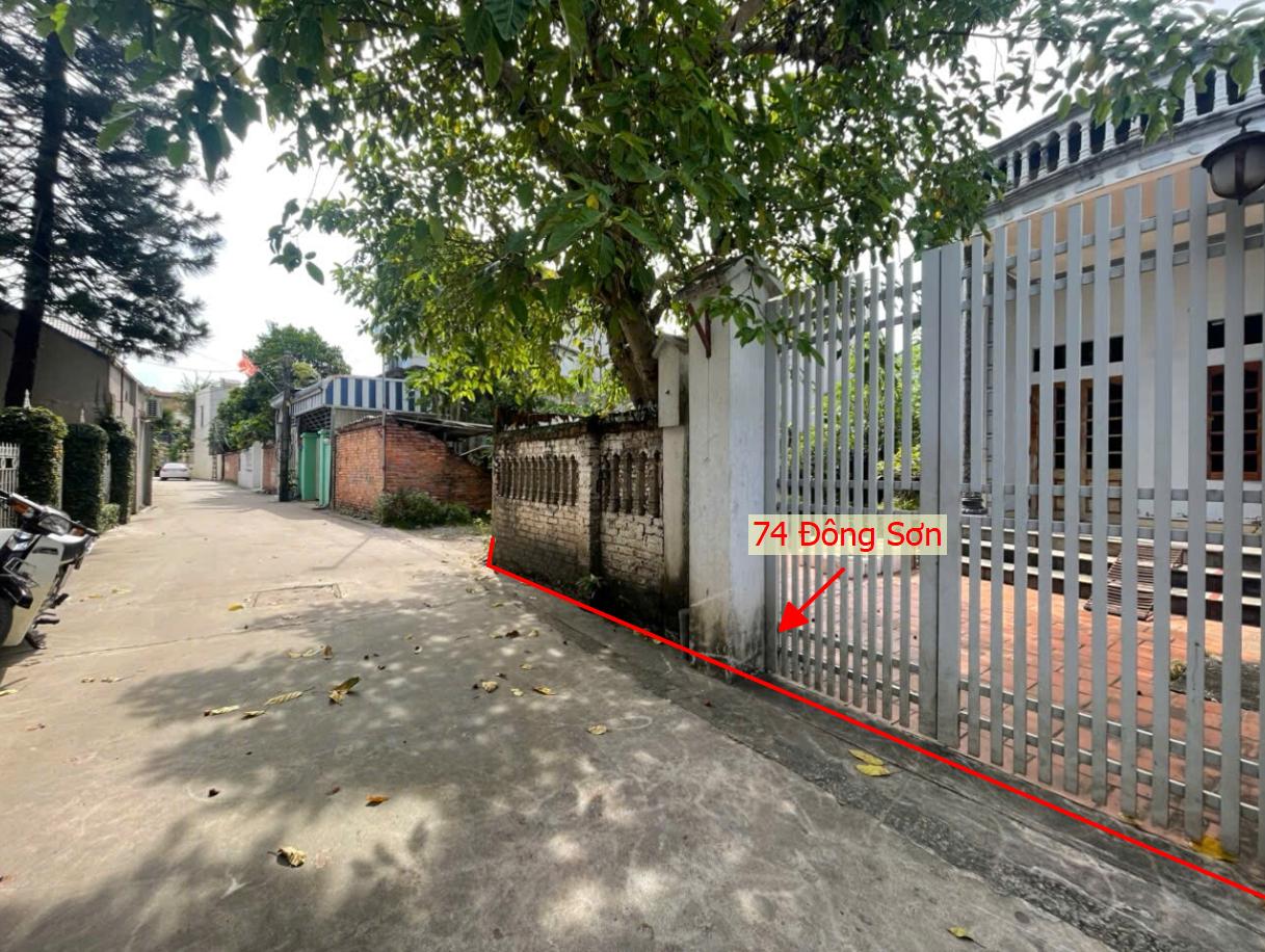 Hình ảnh Bán Thửa Đất 74m Tại Đông Sơn Sẵn Nhà Cấp 4 Ô Tô Đỗ Tận Đất Gần QL6A Đang Mở Rộng