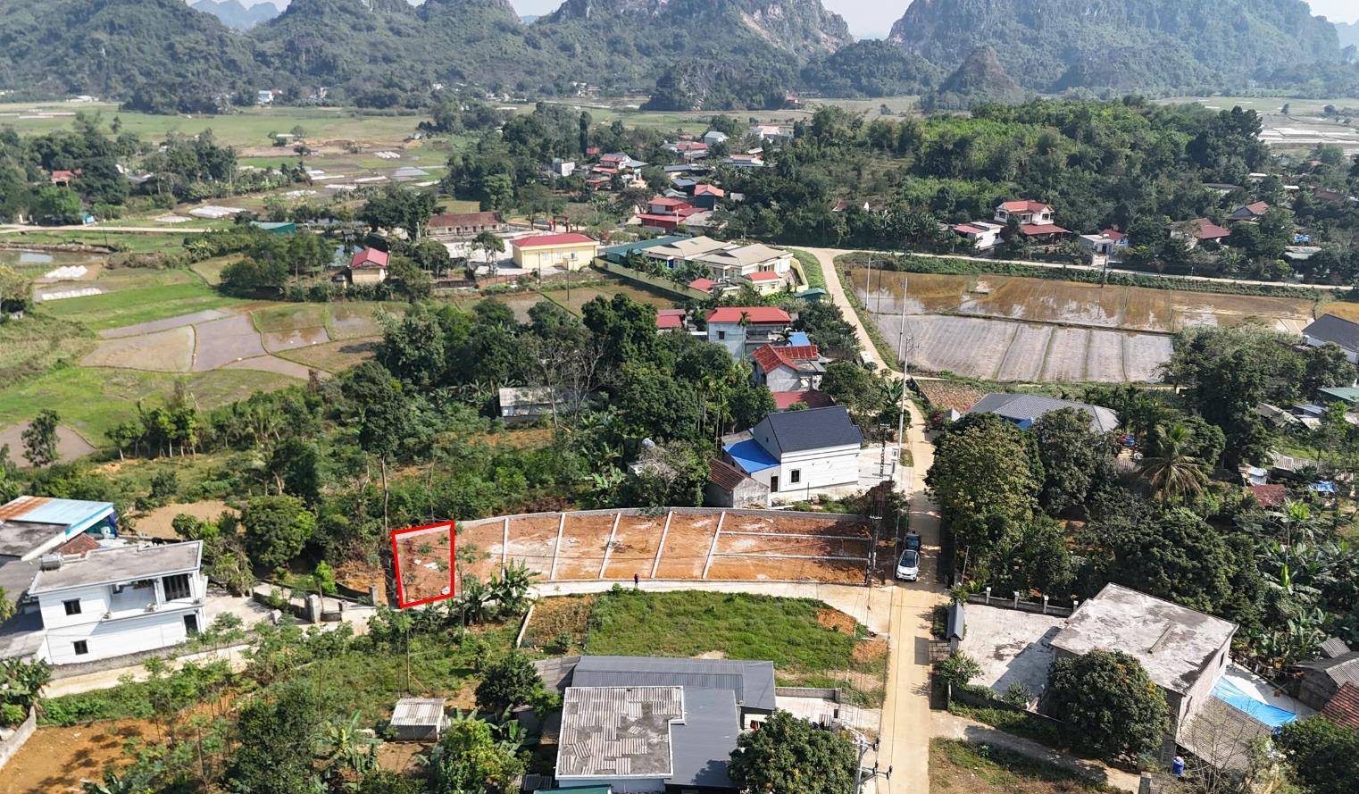 Hình ảnh Bán Đất Phân Lô Tại long Sơn Lương Bám Đường Bê Tông Ô Tô Vào Tận Đất Dân Cư Đông Đúc Cách QL21 1km Dân Cư Giàu Phát Triển