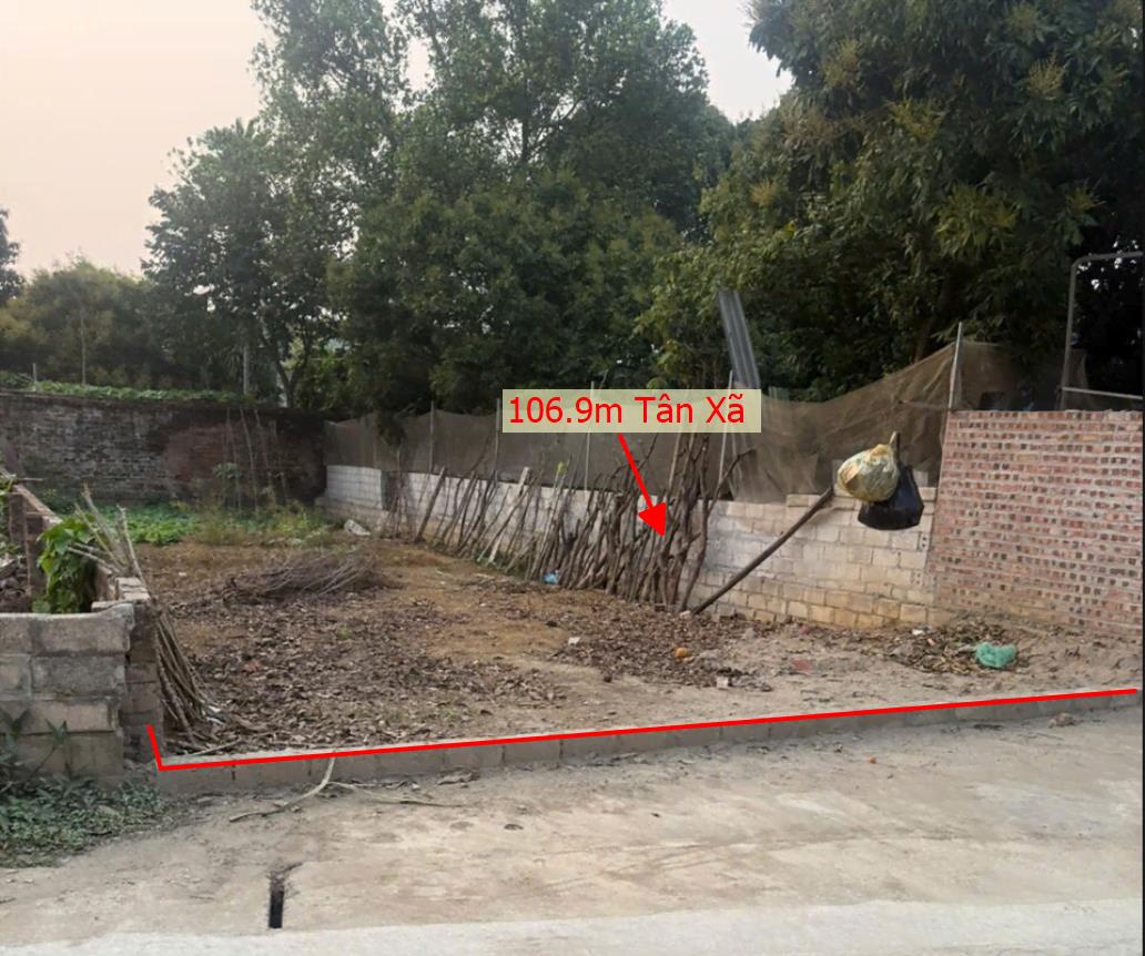 Hình ảnh Bán Lô Đất 106.9m Tại Tân Xã Thạch Thất Bám Đường Bê Tông Ô Tô Vào TẬn Đất Dân Cư Đông Đúc Thân Thiện Giá Đầu 