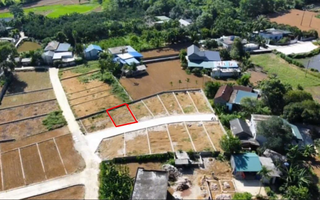Hình ảnh Bán Lô Đất 99.7m Tại Thanh Sơn Lương Sơn Bám Đường Bê Tông Ô Tô Vào Tận Đất Dân Cư Đông Đúc Thân Thiện