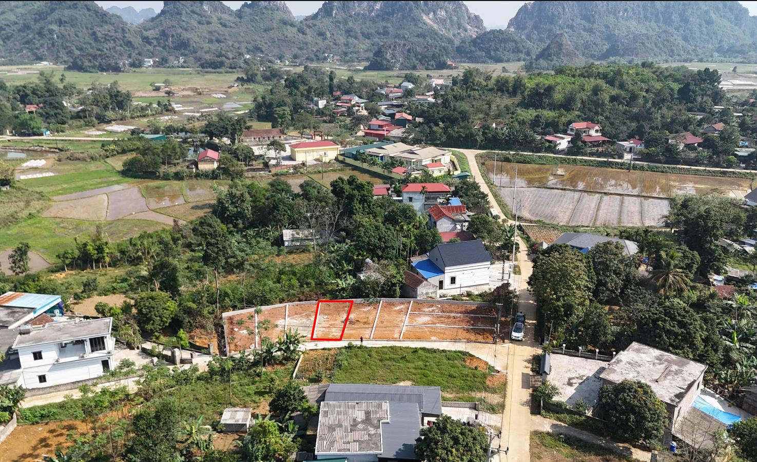 Hình ảnh Bán Đất Phân Lô Tại long Sơn Lương Bám Đường Bê Tông Ô Tô Vào Tận Đất Dân Cư Đông Đúc Cách QL21 1km Dân Cư Giàu Phát Triển