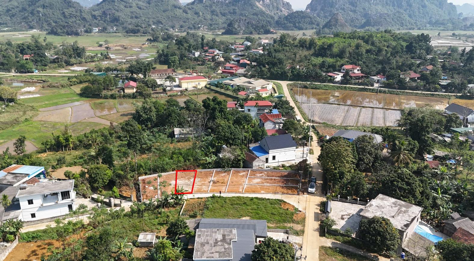 Hình ảnh Bán Đất Phân Lô Tại long Sơn Lương Bám Đường Bê Tông Ô Tô Vào Tận Đất Dân Cư Đông Đúc Cách QL21 1km Dân Cư Giàu Phát Triển