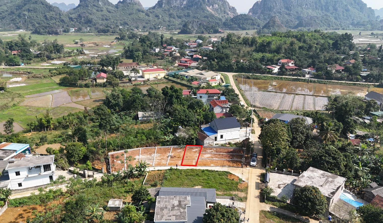 Hình ảnh Bán Đất Phân Lô Tại long Sơn Lương Bám Đường Bê Tông Ô Tô Vào Tận Đất Dân Cư Đông Đúc Cách QL21 1km Dân Cư Giàu Phát Triển